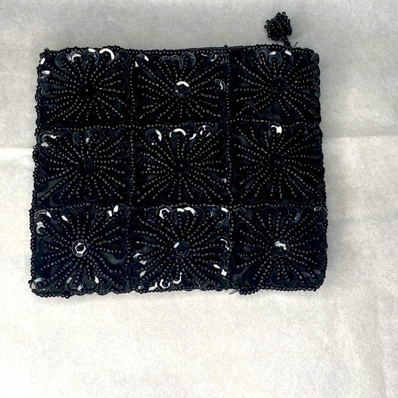 LOVELY BEADED PURSE - Picture 3 of 4